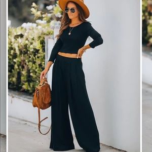 VICI - HERMOSA WIDE LEG PANT AND HERMOSA RIBBED LONG SLEEVE CROP TOP SET.